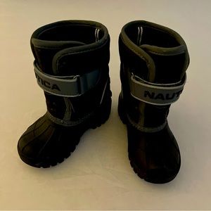 Nautica Snow Boots, Kids Size 8